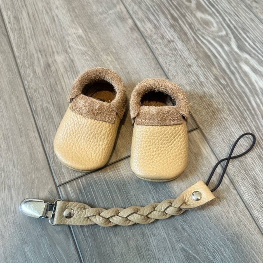 Baby Leather Moccasins with Braided Pacifer Clip - Tan